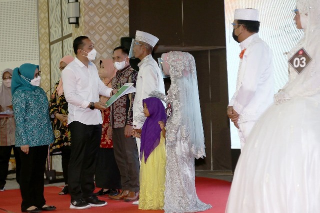 Gelar Nikah Massal, Wali Kota Eri Ingin Semua Warga Surabaya Tercatat Pernikahannya di Negara dan Agama