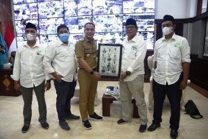 Menuju Satu Abad NU, Cak Eri Terima Penghargaan Tokoh Muda Nahdliyin Inspiratif 2021