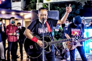 Wawali Armuji Hadir di Pertunjukan Amal untuk Korban Gunung Semeru di Tunjungan Romansa
