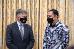 Rekatkan Hubungan Kerjasama Surabaya – Liverpool, Wali Kota Eri Terima Kunjungan Dubes Inggris