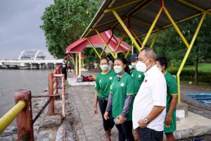 Respon Keluhan Juara Sea Games Selancar Angin, Wawali Armuji Persilahkan Manfaatkan Pantai Kenjeran