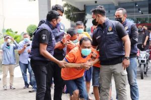 Polres Kediri Bekuk 5 Kawanan Pencuri dengan Modus ‘Gembos Ban’