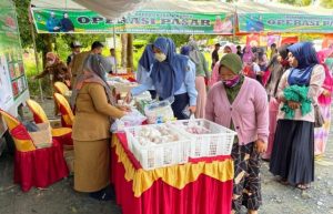 Antisipasi Lonjakan Harga di Hari Besar Keagamaan, Pemkab Tanbu Gelar Operasi Pasar