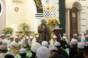 Pemkab Tanbu Hadirkan Guru M.Yanor dari Kalua untuk Majelis Lailatul Jumat
