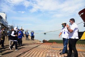 Gubernur Khofifah Tinjau Transportasi Laut Tanjung Perak