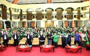 Berbagi Keceriaan Bersama Ratusan Driver Ojek Online Wanita Surabaya Gubernur Khofifah Komitmen Beri Penguatan Bantalan Ekonomi