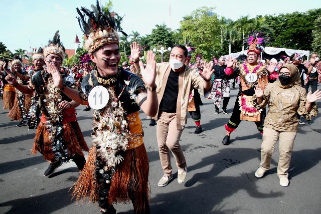 Peringati Hari Ibu, Pemkot Surabaya Gelar Lomba Senam Gemufamire dan Cipta Menu untuk Balita Stunting