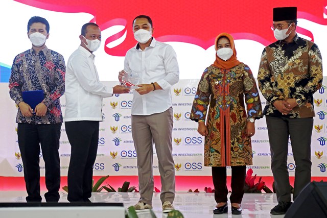 Jemput Bola Bantu UMK Miliki NIB, Pemkot Surabaya Terima Penghargaan dari Pemerintah Pusat