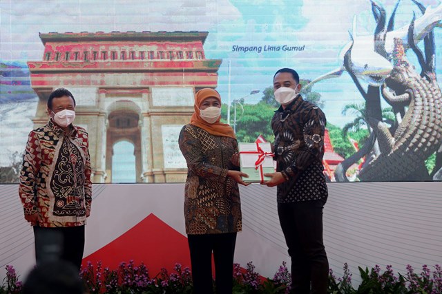 Wali Kota Eri Targetkan Seluruh Aset Pemkot Surabaya Tersertifikasi di Tahun 2022