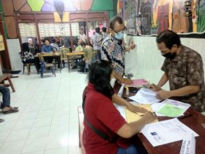 Camat dan Lurah Surabaya Mulai Tancap Gas Berkantor di Balai RW