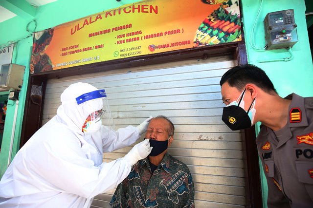 Cegah Naiknya Omicron, Pemkot Surabaya Terapkan Swab PCR Acak ke Perkampungan