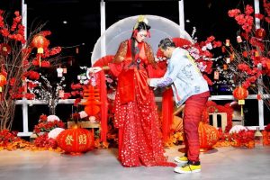 Fashion Draping Macan Air bersama Embran Nawawi di Royal Tulip Darmo Surabaya