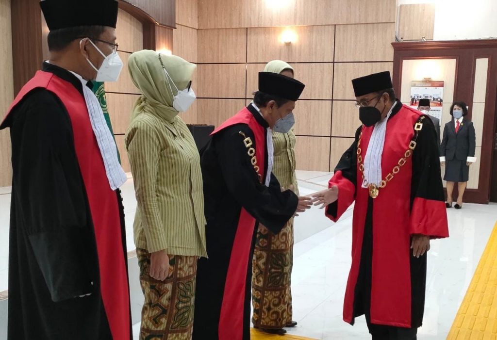 Rudi Suparmono Resmi Gantikan Posisi Joni Sebagai Ketua PN Surabaya