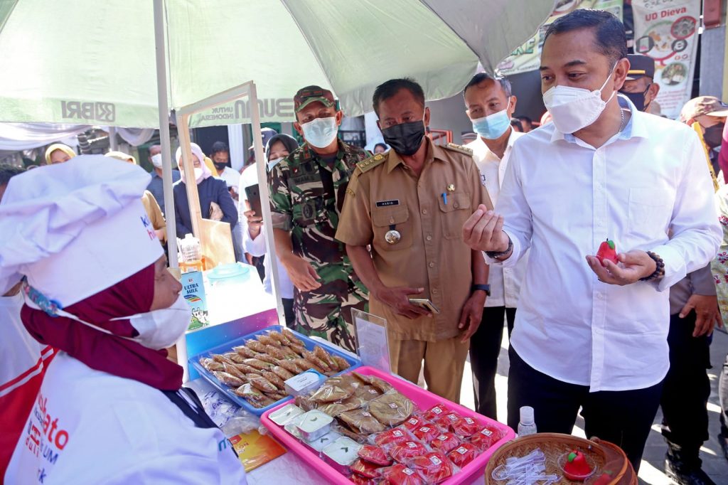 Dongkrak Ekonomi Warga Perkampungan, Pemkot Surabaya Kembangkan Potensi Kampung Wisata Kue