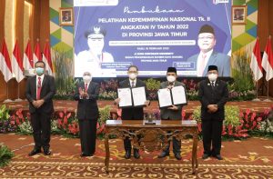 Di Hadapan Peserta PKN Tk. II, Gubernur Khofifah Berbagi Resep Pengambilan Keputusan Bagi Pemimpin Birokrat