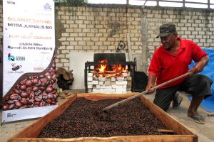 UMKM Produk Kopi di Rembang, Sukses Miliki 300 Reseller Berkat Mentoring Semen Gresik