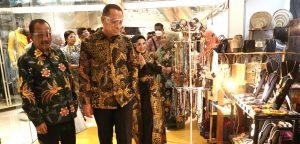 Menjelang Satu Tahun Eri Cahyadi-Armuji, Sukses Jadi Motor Penggerak Ekonomi