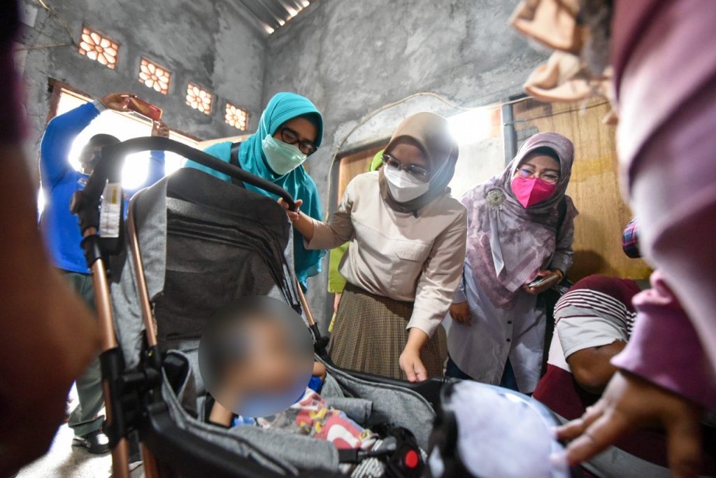Pemkot Surabaya Gerak Cepat, Balita Penyandang Cerebral Palsy dan Hidrosefalus Direhabilitasi