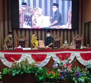 Pemkab Hadiri Penyampaian 3 Raperda di Rapat Paripurna DPRD Tanbu
