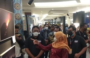Gubernur Khofifah Buka Pameran Foto PFI Surabaya