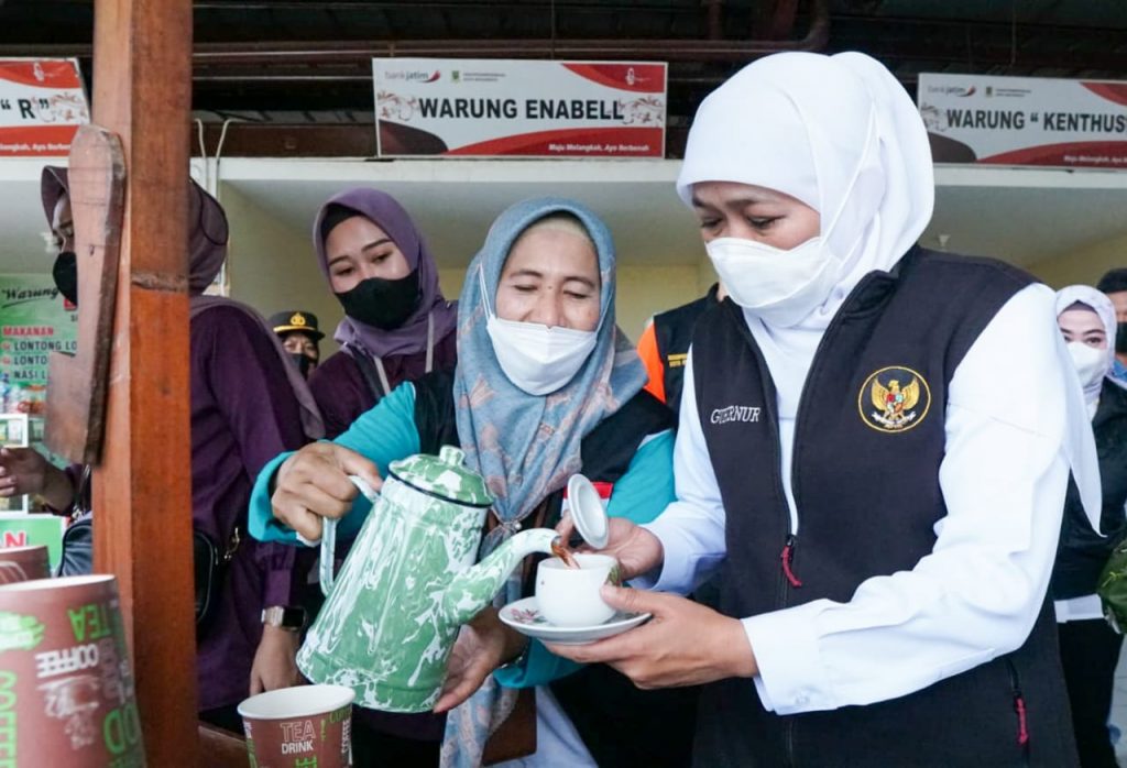 Gubernur Khofifah Apresiasi Pola Pemberdayaan Ekonomi Masyarakat di Rest Area Gunung Gedangan Kota Mojokerto