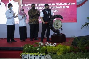 Di RKPD 2023 Pemkab Kediri, Bupati Mas Dhito Prioritaskan Pembangunan Infrastruktur