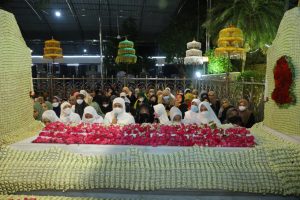 Gubernur Khofifah Doakan Keselamatan Bangsa saat Haul Agung Sunan Ampel