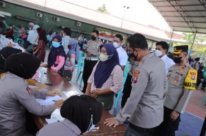 Gandeng Pemkab, Polres Kediri Gelar Operasi Pasar Minyak Goreng Curah