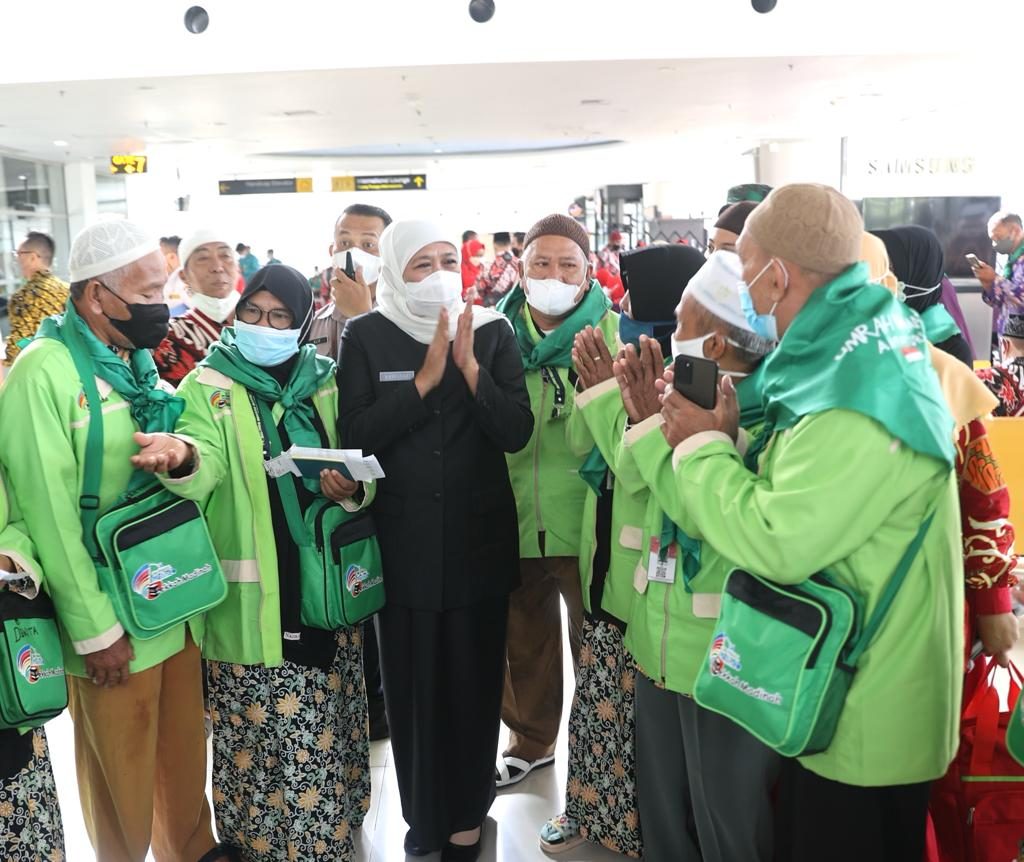 Gubernur Khofifah Minta Penambahan Penerbangan Langsung Surabaya – Madinah dan Surabaya Jeddah