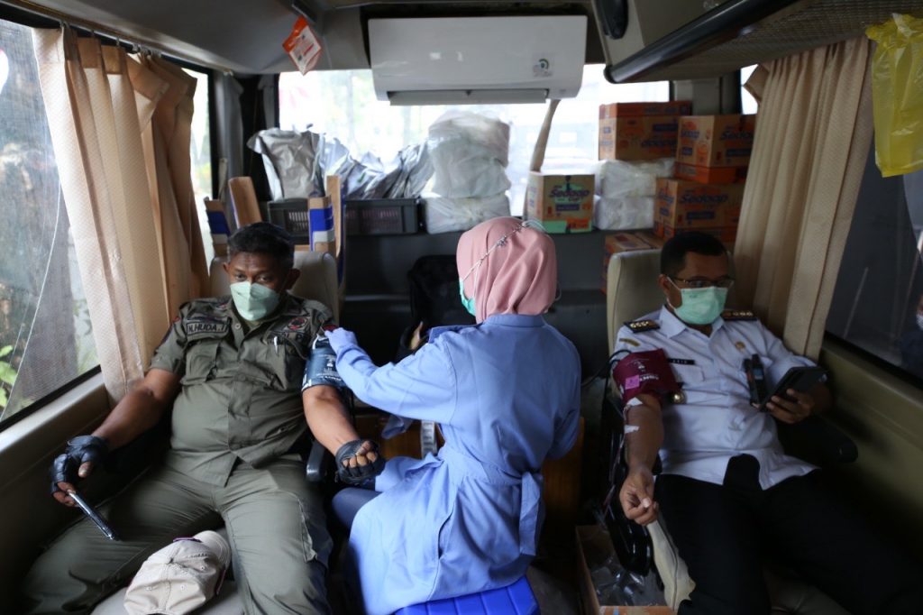 Peringati HUT ke-72, Satpol PP Kota Surabaya Gelar Bakti Sosial Donor Darah