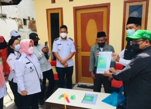 Rumahnya Dibedah Baznas Surabaya, Kakek Kusno: Terimakasih Pak Eri dan Baznas