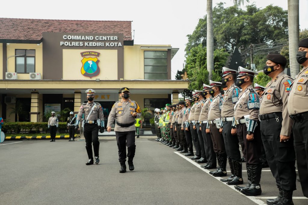 Kapolres Kediri Kota Pimpin Apel Gelar Pasukan Operasi Keselamatan Semeru 2022