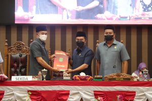 Tingkatkan Kesejahteraan Rakyat, Pemkab Tanbu Sampaikan 2 Raperda di Rapat Paripurna DPRD Tanbu 