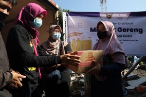 Atasi Kelangkaan Barang, Pemkot Kediri Distribusikan 17000 Liter Minyak Goreng ke Sejumlah Pasar Tradisional