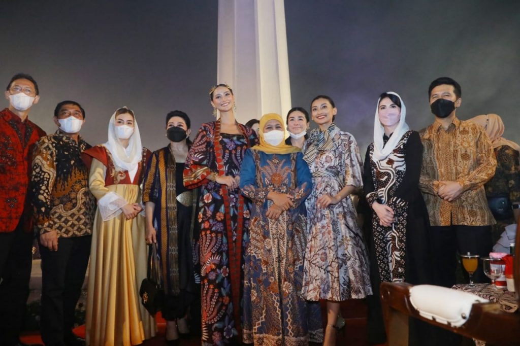 Parade Busana CJWGG Sukses Buat Batik Jatim Naik Kelas, Gubernur Khofifah: Wujudkan Batik Jatim Go Internasional