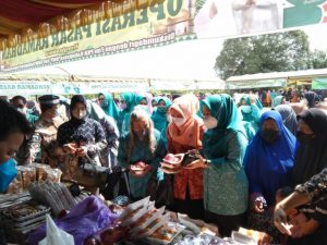 Momentum HKBN, Dinkopumdagri Tanah Bumbu Gelar Operasi Pasar