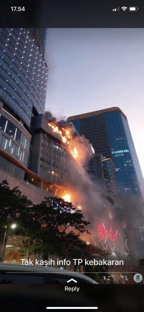 Api Berhasil Dipadamkan, Pakuwon: Terima kasih atas kerja keras Tim PMK Pemkot Surabaya 