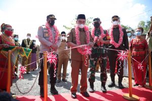 Bupati Tanbu Resmikan Kampung Pancasila di Desa Manunggal