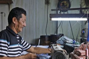 Kisah UMKM Jahit yang “Hidup Kembali” Usai Ditantang Wali Kota Eri Cahyadi