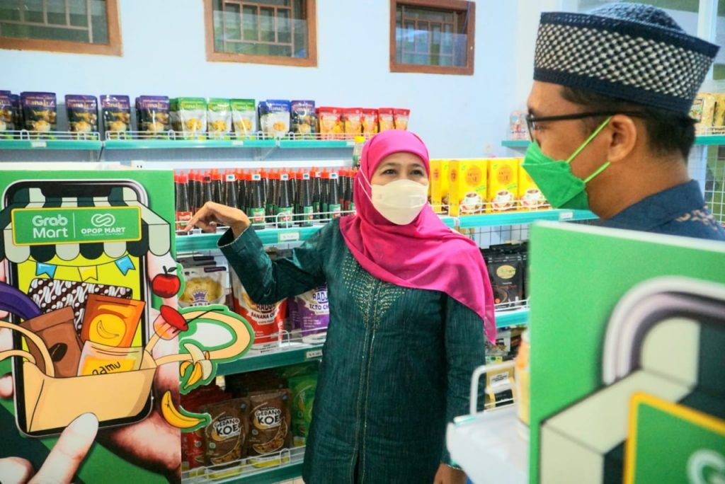 Gubernur Khofifah Luncurkan Aplikasi Grab OPOP Mart, Pioneer Market Place Berbasis Pesantren di Indonesia