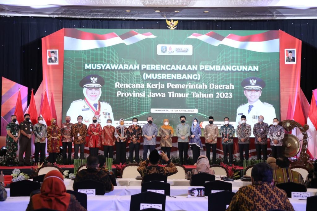 Gubernur Khofifah Paparkan 7 Prioritas Pembangunan Jatim  di Musrenbang RKPD 2023