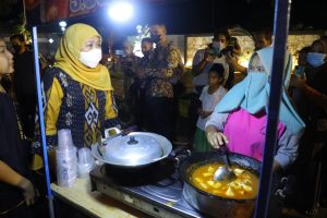 Salurkan Santunan pada 2.000 Anak Yatim di Tuban dan Bojonegoro, Gubernur Khofifah Libatkan Empat Pilar Perangkat Desa