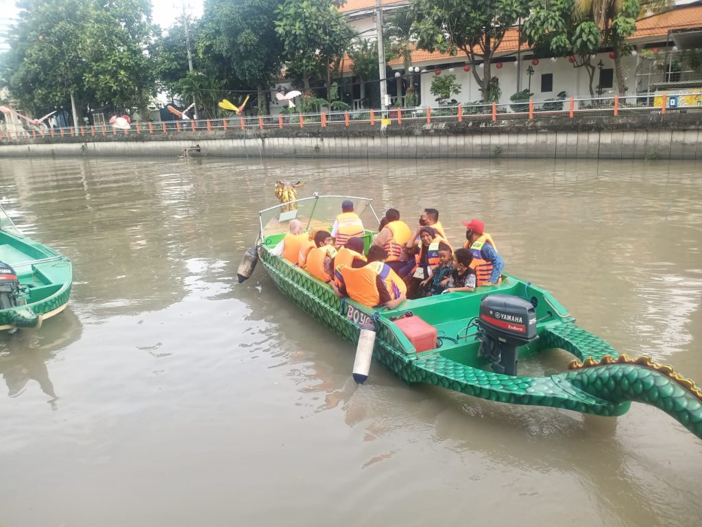 Wisata Perahu Kalimas Surabaya Jadi Primadona Wisatawan di Libur Lebaran Idul Fitri