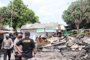 Tim Labfor Polda Jatim bersama Polres Kediri Laksanakan Olah TKP Terbakarnya Pasar Ngadiluwih