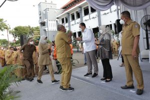 Wali Kota Eri Cahyadi Halal Bihalal dengan Ribuan ASN di Halaman Balai Kota