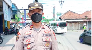 Cegah Kemacetan Arus Balik, Polsek Kandangan Kediri Lakukan Penguraian Jalan