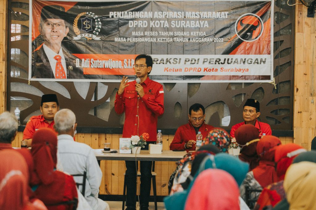 Laksanakan Reses Persidangan Ketiga, Ketua DPRD Surabaya Terima Keluhan soal Anggaran PMT Lansia