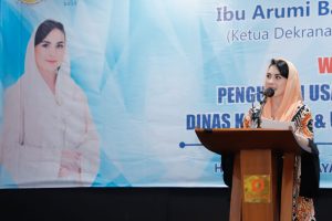 Ketua Dekranasda Jatim Arumi Bachsin:  Berwirausaha Dapat Jadi Solusi Cegah Pernikahan Dini