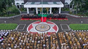 Gubernur Khofifah Jelaskan Filosofi ‘Kupat’ untuk Saling Memaafkan Dan Minta ASN Pemprov Tancap Gas