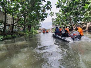 Fenomena La Nina, Supermoon hingga Air Rob Sebabkan Terjadinya Genangan di Surabaya